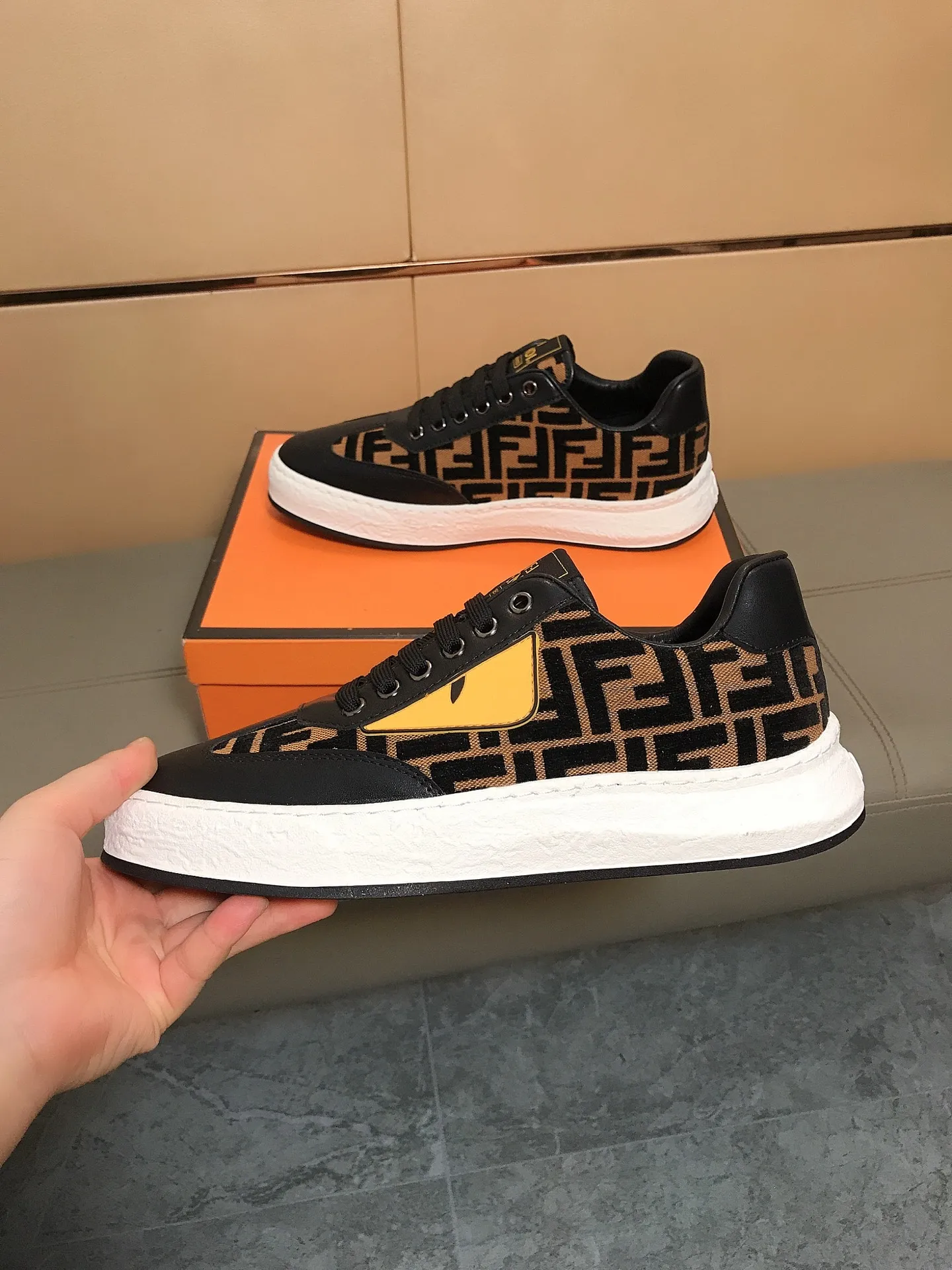 Men's Men's Shoes 230 🔆🔆👉Fendi [Fendi] Men's new low-top casual shoes are on the market🔥The shoe body is made of brand-specific printed fabric + cowhide, sheepskin foot pads, breathable and not covering the feet! Fashionable casual shoes 🙈Outsole is ultra-light, non-slip and wear-resistant👣 Standard size 38-44